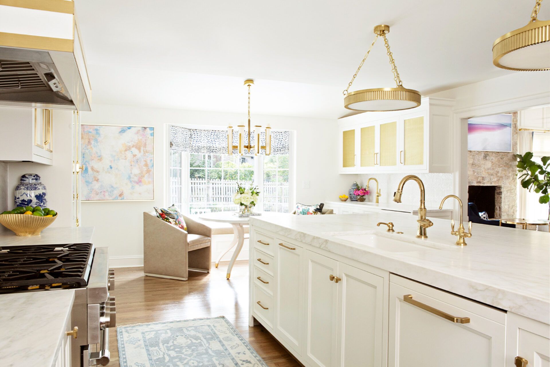 Bright airy home interior – The Flippers Guide DIY brand